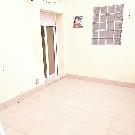 Zen Cornella Apartment
