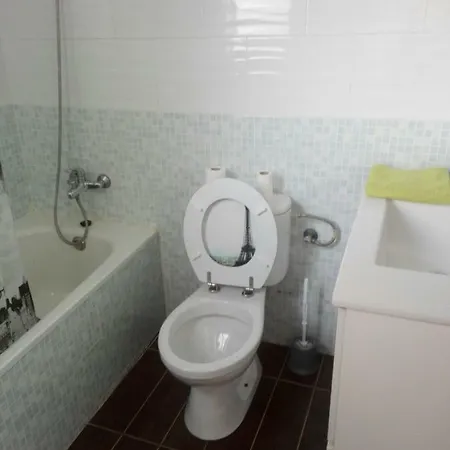Zen Cornella Apartment